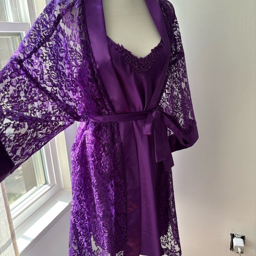 Elegant Purple Lace Robe & Dress SET!!